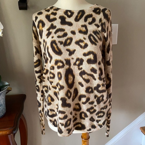 H&M Leopard Print Zipper Back Sweater Small - Picture 7 of 7
